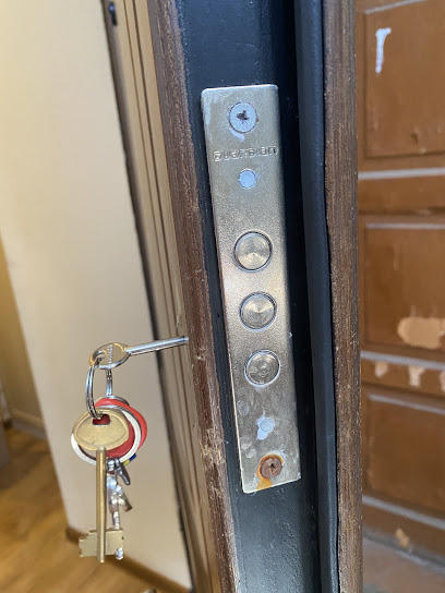 АВАРІЙНЕ ВІДКРИТТЯ ТА ЗАМІНА ЗАМКІВ В ОДЕСІ "HACKLOCK"